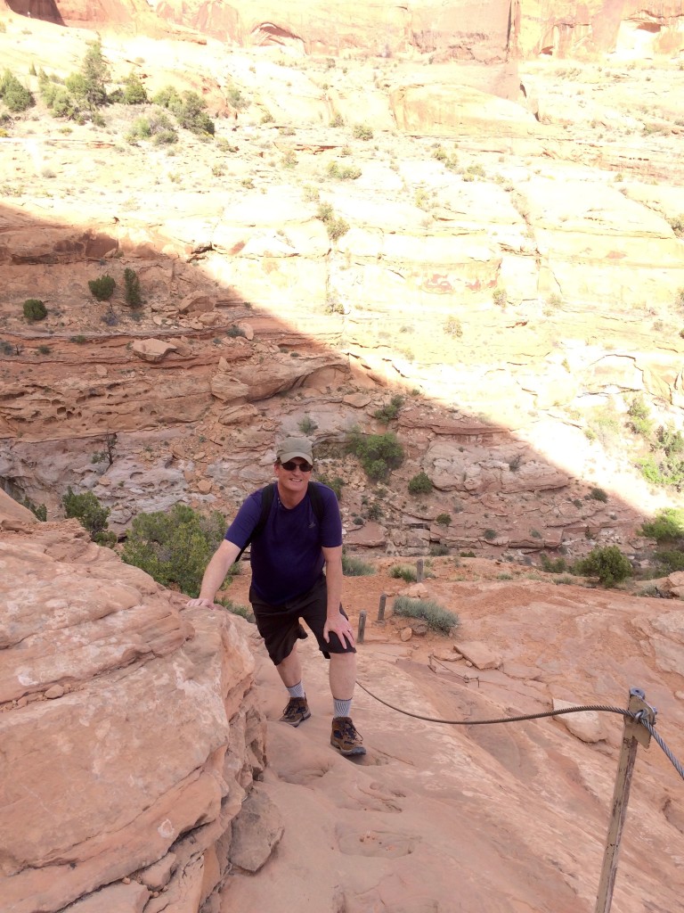 The hike up to Bowtie Arch